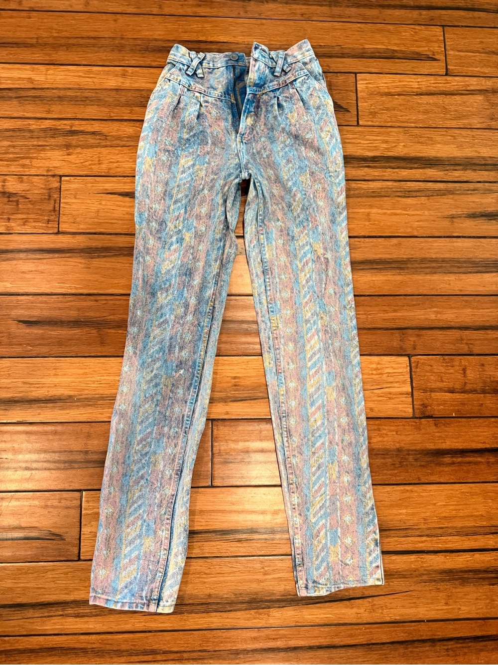 RARE VINTAGE 80s/90s Aztec Print Wrangler Jeans size 26